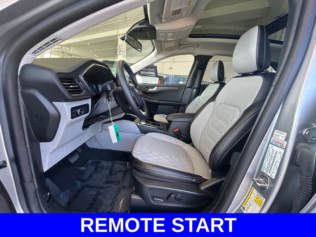 Certified 2024 Ford Escape SE w/ PHEV Premium Package FWD image 11
