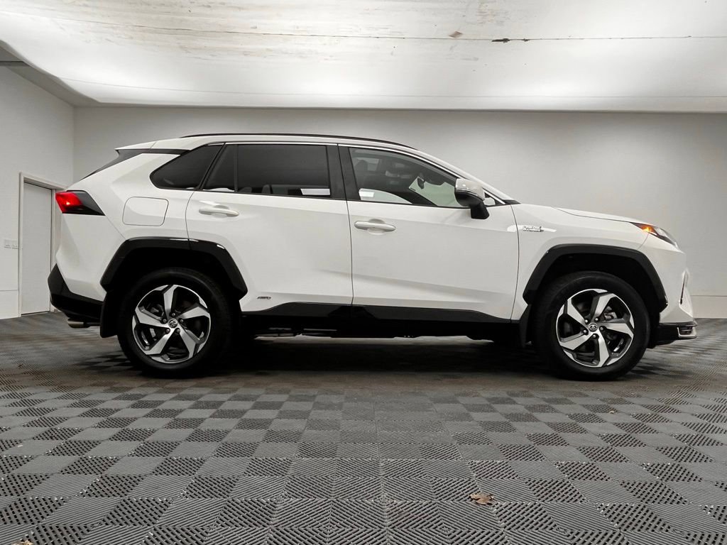 Used 2023 Toyota RAV4 SE w/ Weather & Moonroof Package AWD/4WD image 8