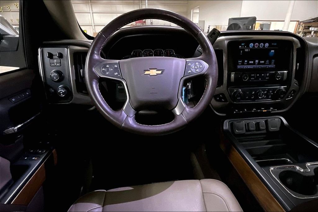 Used 2018 Chevrolet Silverado 1500 LTZ w/ Sport Package AWD/4WD image 5
