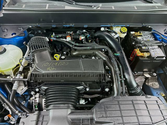 Certified 2025 Ford Maverick Lariat w/ 4K Tow Package AWD/4WD image 31