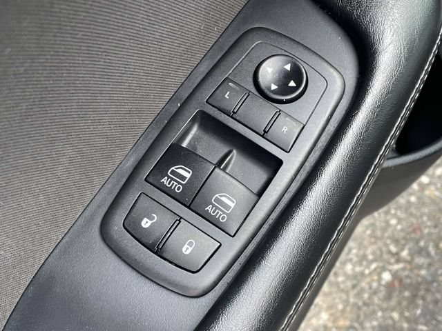 Used 2020 Dodge Challenger SXT RWD image 9
