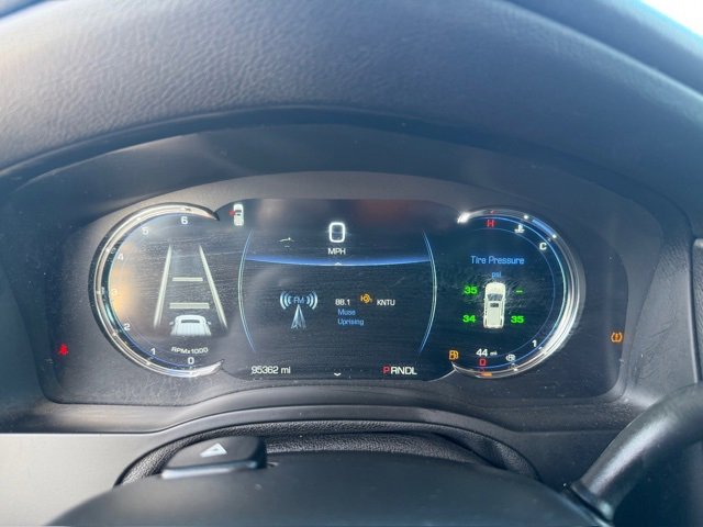 Used 2020 Cadillac Escalade ESV Premium Luxury image 16