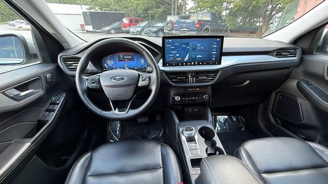 Certified 2024 Ford Escape Platinum AWD/4WD image 25