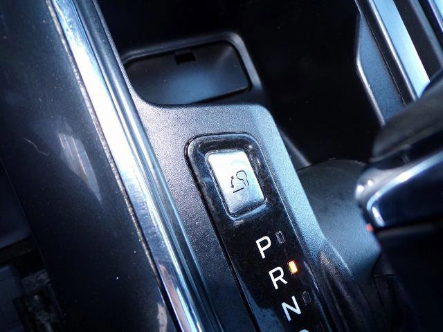 Certified 2023 Ford F150 Lariat w/ Equipment Group 502A High image 25