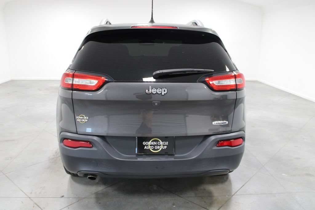 Used 2018 Jeep Cherokee Latitude Plus FWD image 9
