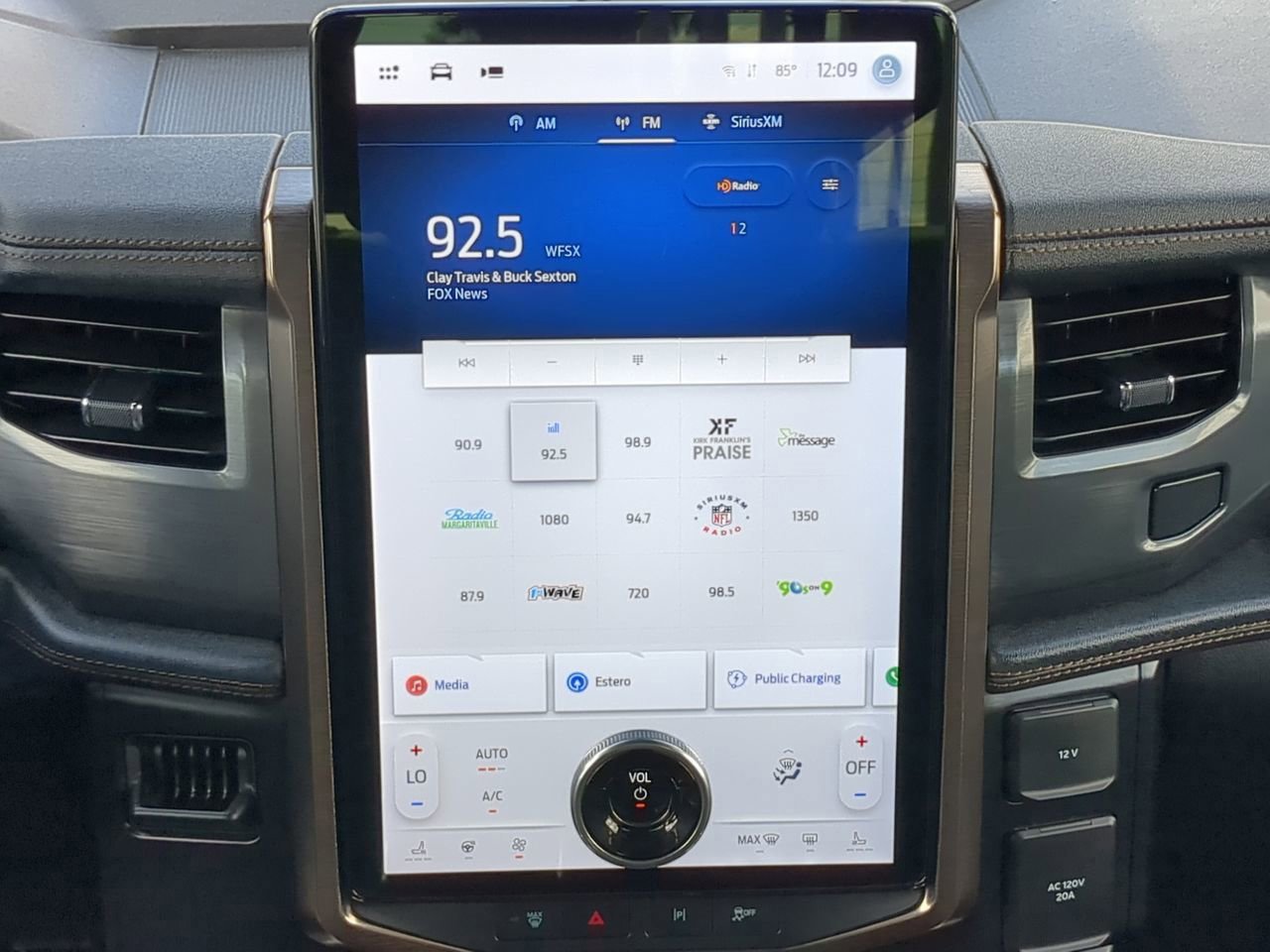 Certified 2023 Ford F150 Lightning Lariat w/ Max Trailer Tow Package image 18