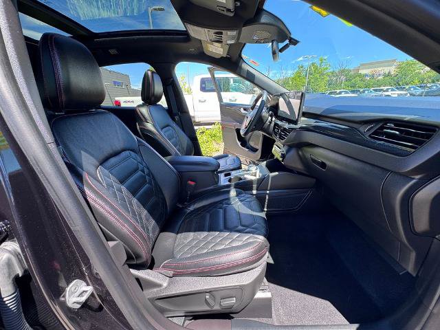 Certified 2023 Ford Escape ST-Line Elite w/ Premium Technology Package AWD/4WD image 31