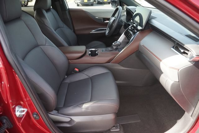 Used 2023 Toyota Venza XLE AWD/4WD image 18