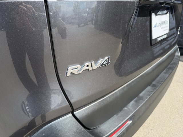 Used 2021 Toyota RAV4 XLE w/ Convenience Package image 25