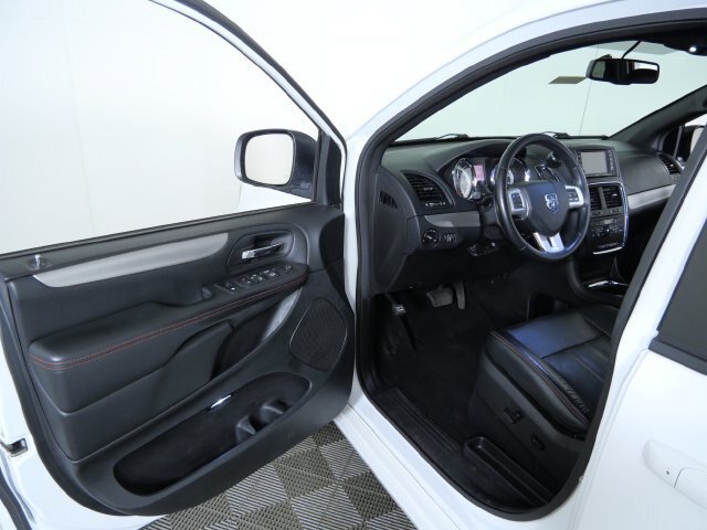 Used 2017 Dodge Grand Caravan GT FWD image 16