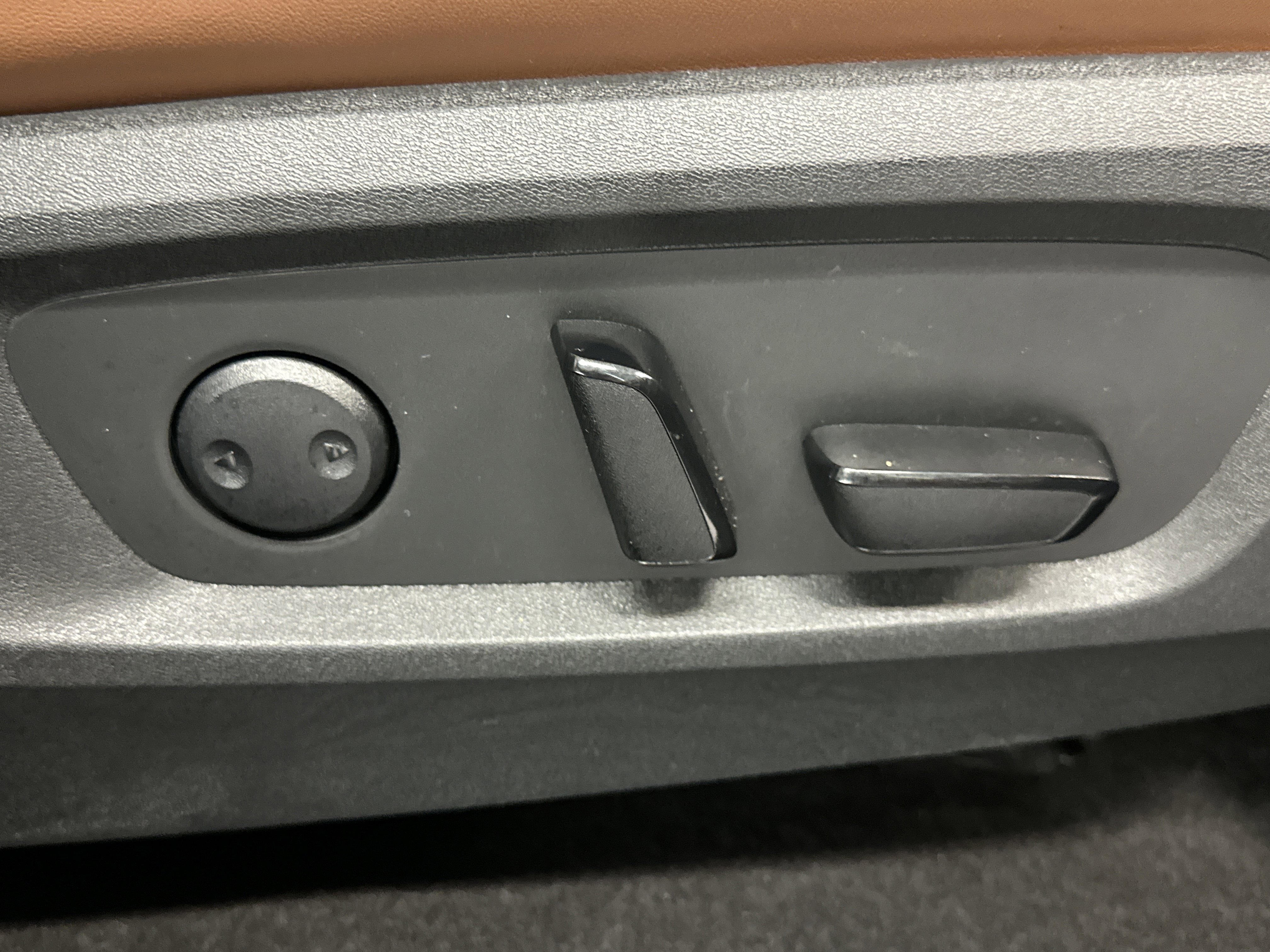 Used 2023 Nissan Pathfinder Platinum image 25