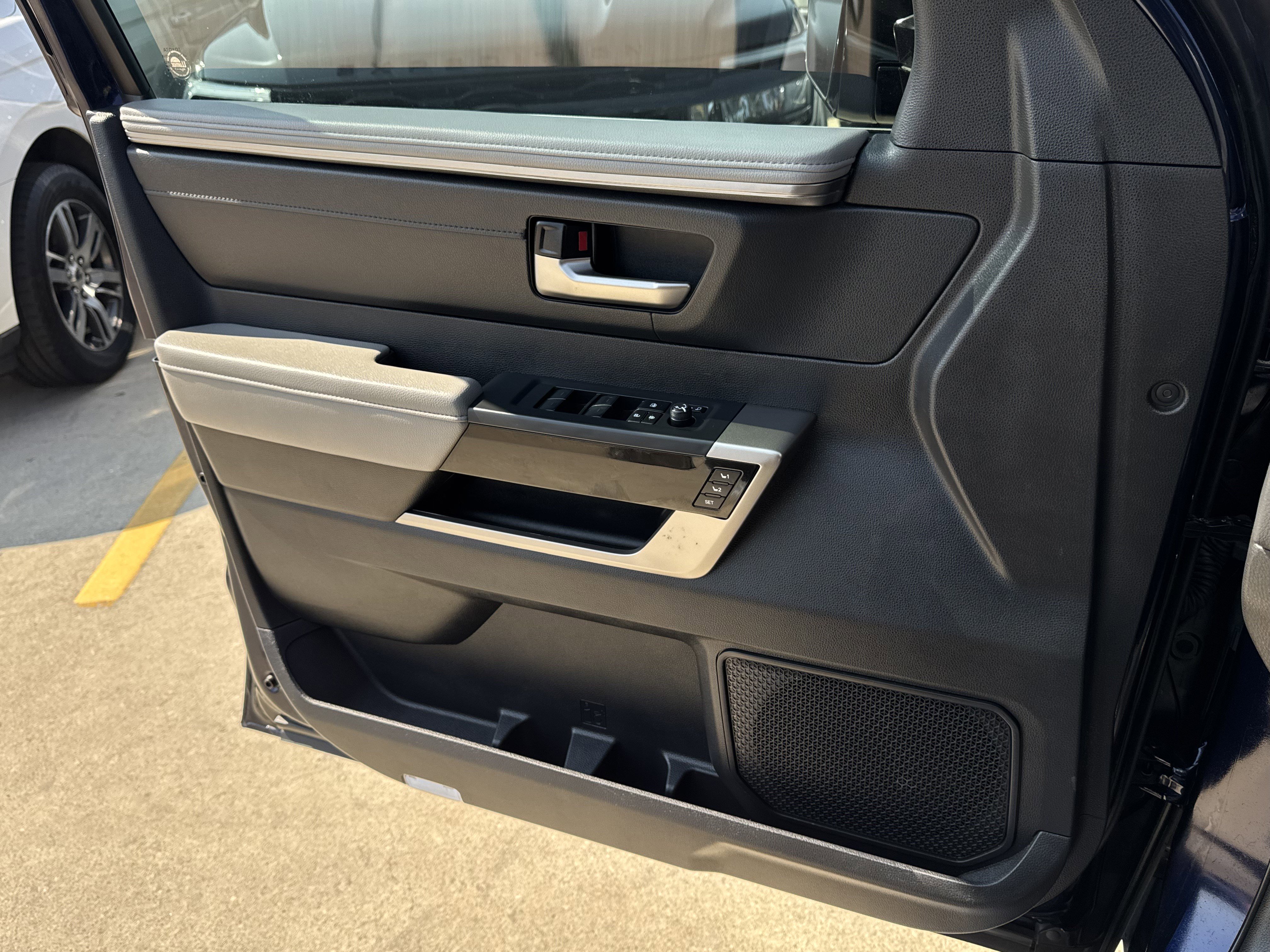 Used 2023 Toyota Tundra Limited image 25