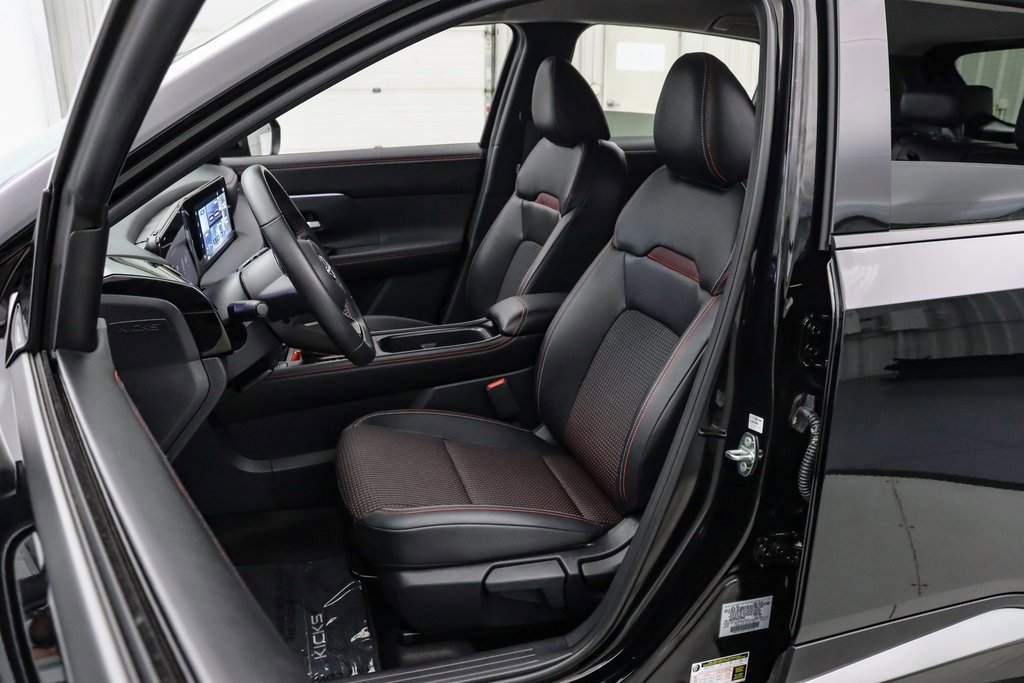 Used 2025 Nissan Kicks SR image 11