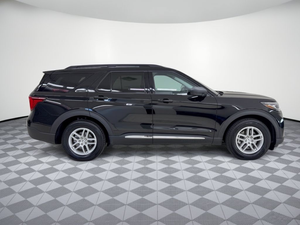 Certified 2025 Ford Explorer Active RWD image 8
