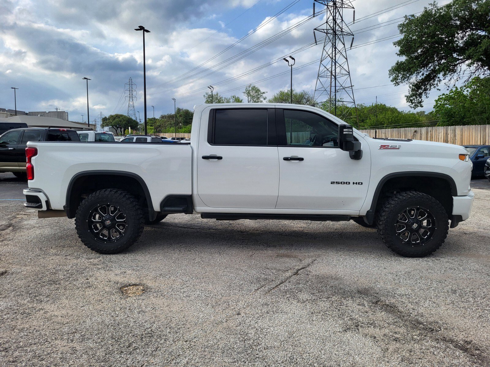 Used 2022 Chevrolet Silverado 2500 LTZ w/ LTZ Plus Package AWD/4WD image 2