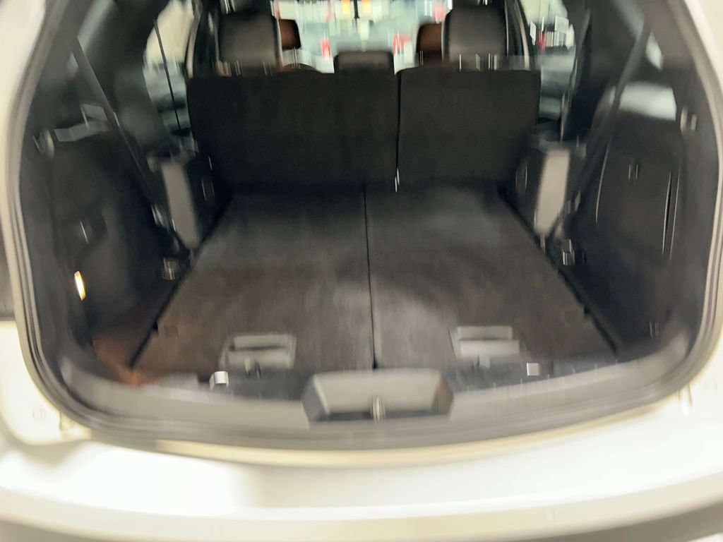 Certified 2017 Ford Explorer XLT w/ Equipment Group 202A AWD/4WD image 30