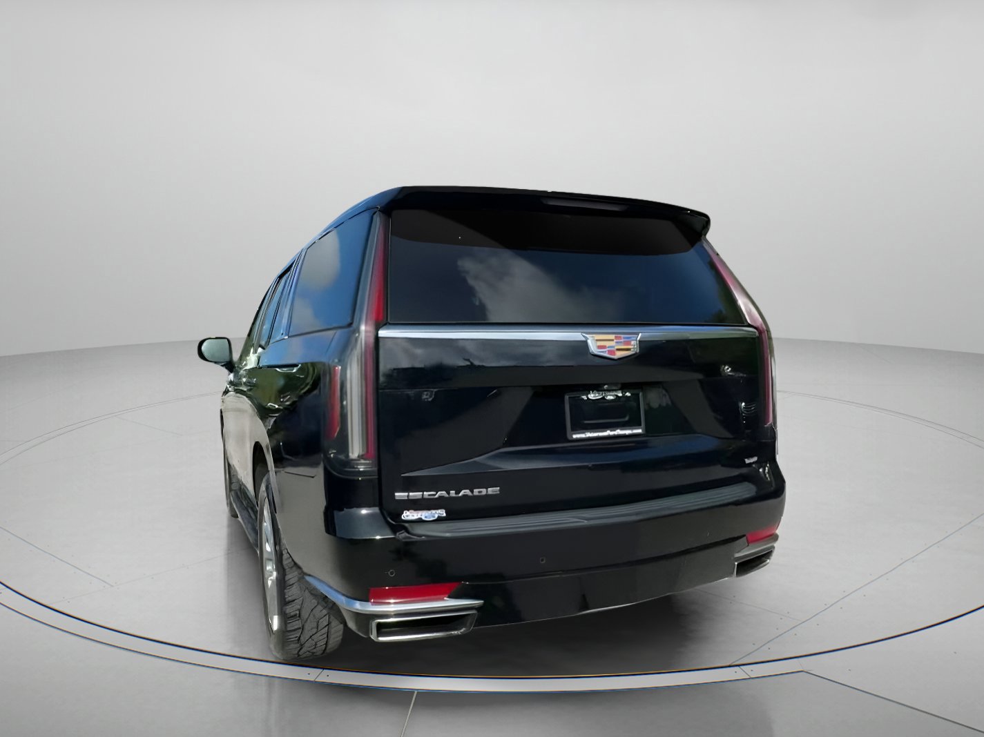 Used 2023 Cadillac Escalade Premium Luxury image 14