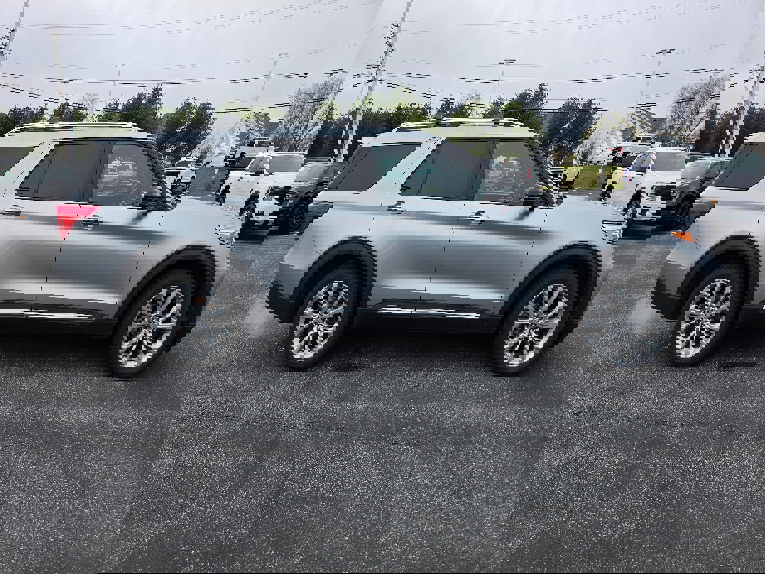 Certified 2023 Ford Explorer Platinum w/ Premium Technology Package image 6