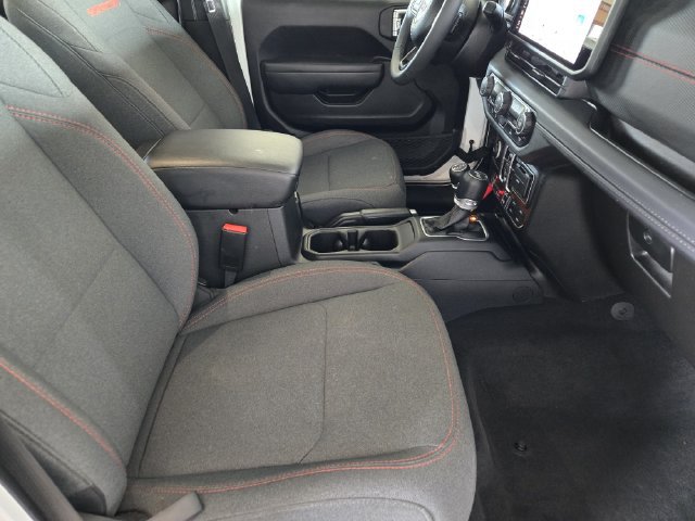 Used 2026 Jeep Wrangler Unlimited Rubicon AWD/4WD image 17