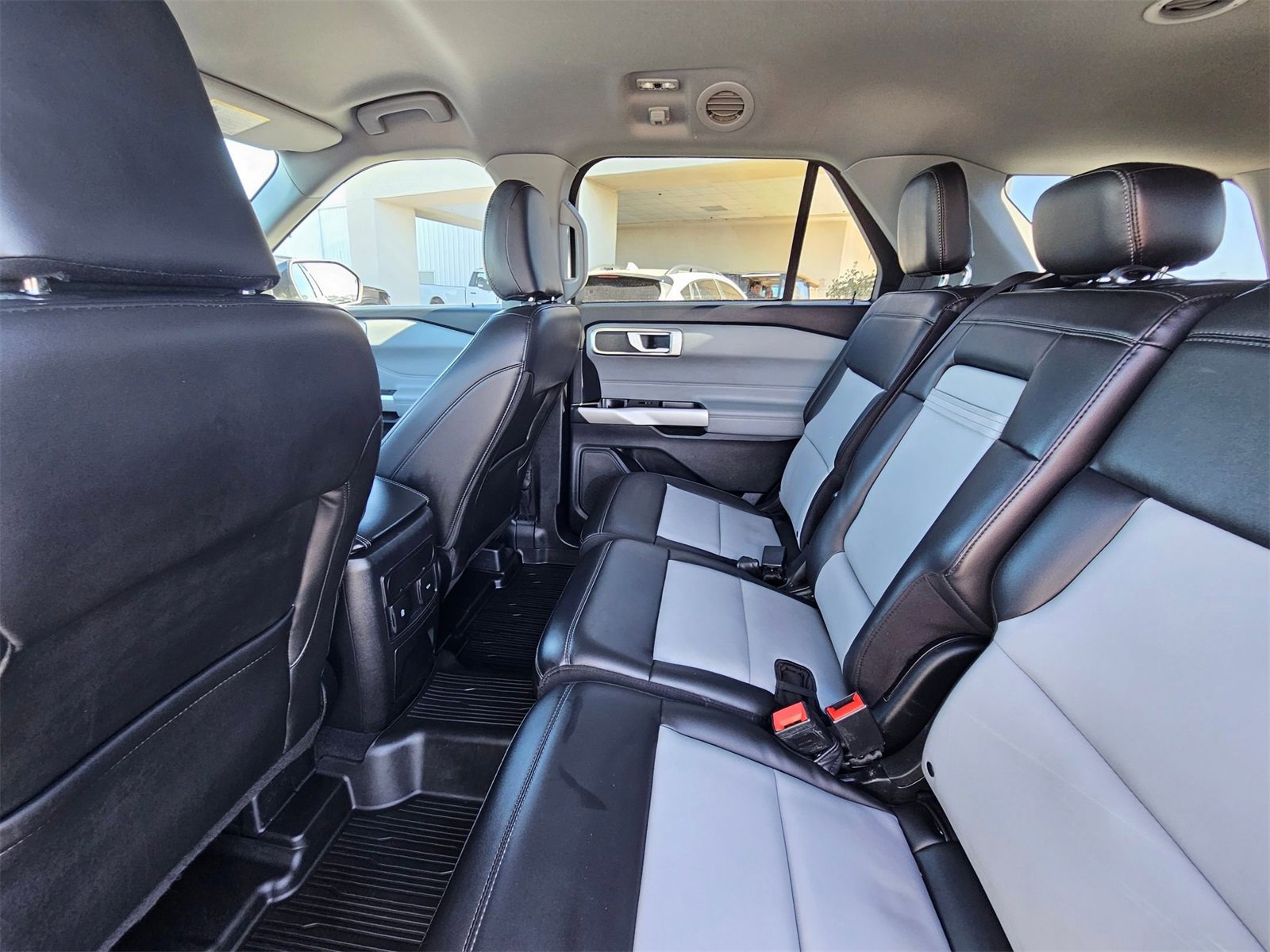 Certified 2022 Ford Explorer XLT w/ Equipment Group 202A image 24