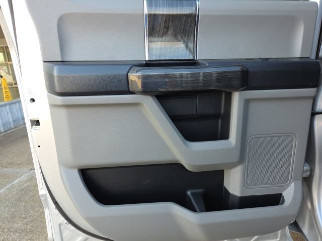 Certified 2019 Ford F250 XLT w/ XLT Premium Package AWD/4WD image 25