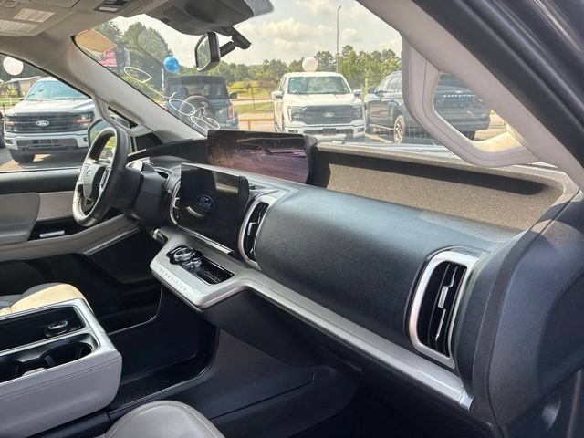 Certified 2025 Ford Expedition Active AWD/4WD image 68