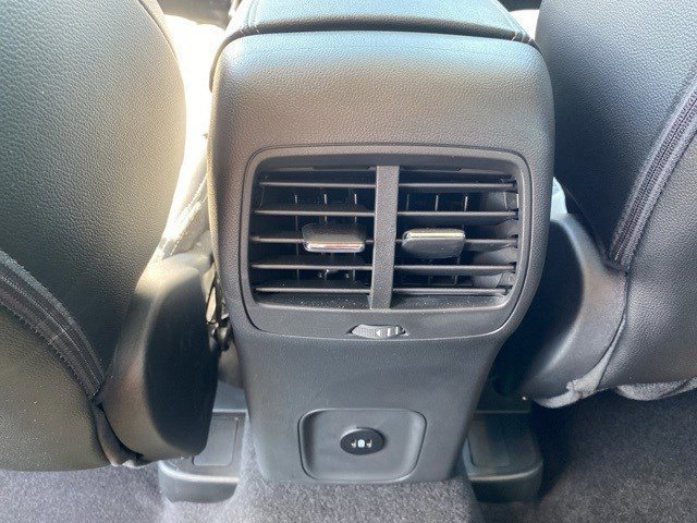 Certified 2024 Ford Escape Platinum w/ Premium Technology Package image 30