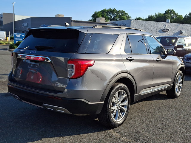 Certified 2023 Ford Explorer XLT w/ Equipment Group 202A AWD/4WD image 10