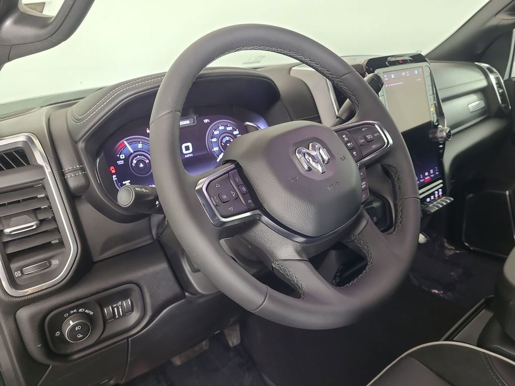 Used 2026 RAM 2500 Laramie AWD/4WD image 13