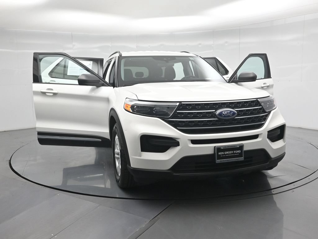 Certified 2024 Ford Explorer XLT RWD image 34