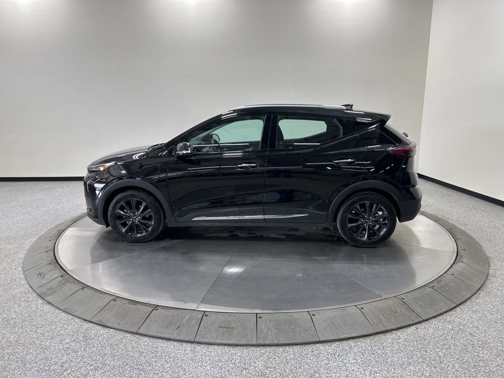 Used 2022 Chevrolet Bolt EUV Premier w/ Launch Edition image 2