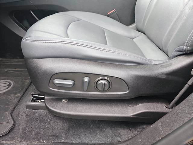 Used 2023 Buick Enclave Essence w/ Experience Buick Package FWD image 12