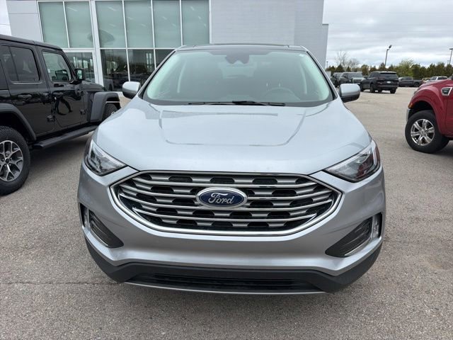 Certified 2022 Ford Edge SEL w/ Convenience Package AWD/4WD image 2