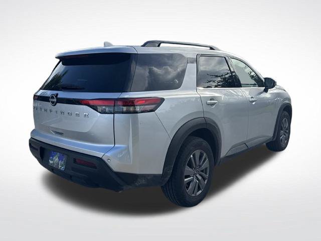 Used 2025 Nissan Pathfinder SV FWD image 5
