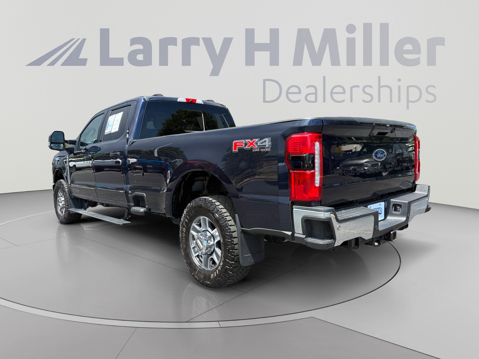 Certified 2024 Ford F250 Lariat w/ Lariat Ultimate Package AWD/4WD image 2