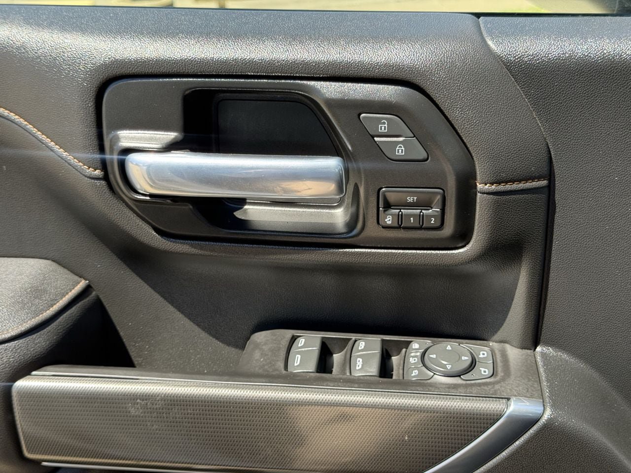 Used 2021 GMC Sierra 2500 AT4 w/ AT4 Premium Plus Package AWD/4WD image 22