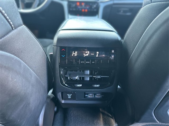 Used 2024 Jeep Grand Cherokee L Altitude image 24