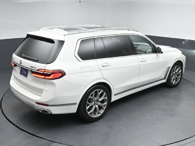 Used 2023 BMW X7 xDrive40i AWD/4WD image 52