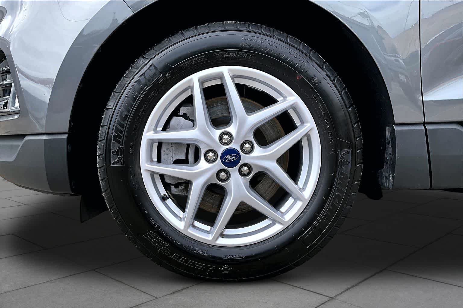 Certified 2022 Ford Edge SEL w/ Convenience Package AWD/4WD image 11