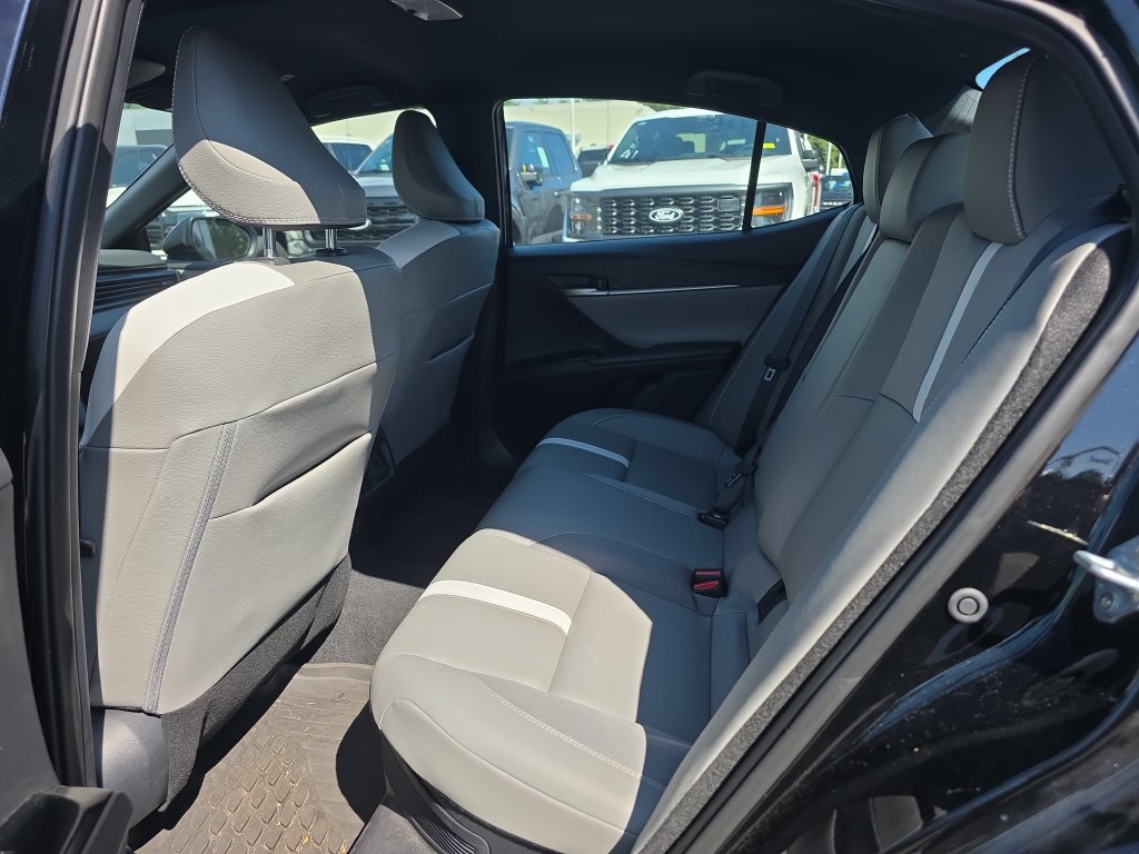 Used 2025 Toyota Camry SE AWD/4WD image 17