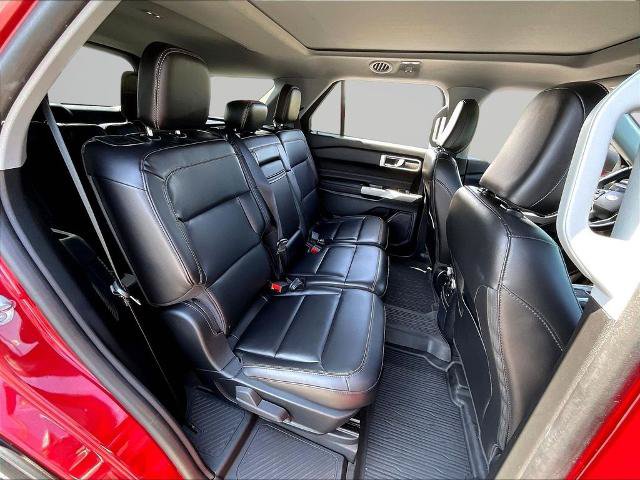 Certified 2023 Ford Explorer XLT w/ Equipment Group 202A AWD/4WD image 25