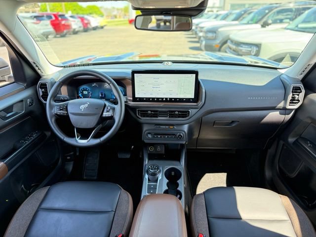 Certified 2025 Ford Bronco Sport Outer Banks w/ Outer Banks Tech Package+ AWD/4WD image 2