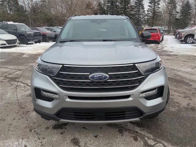 Certified 2022 Ford Explorer XLT w/ Equipment Group 202A image 16
