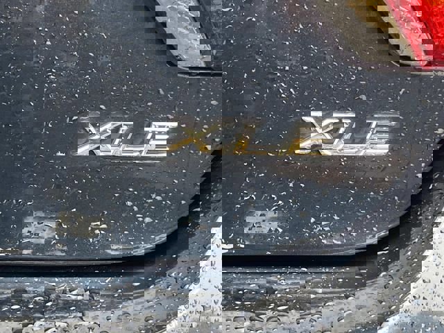 Used 2017 Toyota Camry XLE image 10