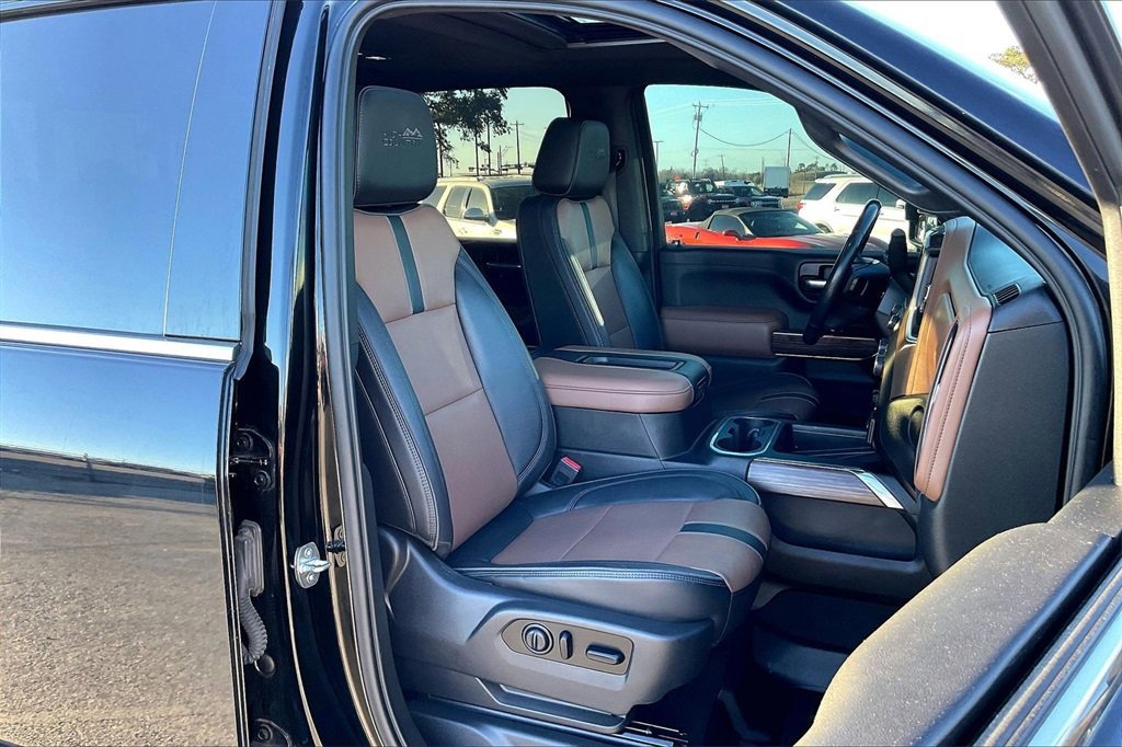 Used 2021 Chevrolet Silverado 2500 High Country w/ Z71 Off-Road Package image 28