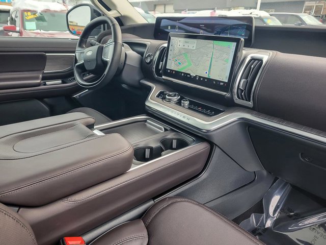 Certified 2025 Ford Expedition Max Platinum w/ Platinum Ultimate Package image 31