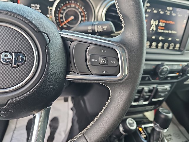 Used 2023 Jeep Gladiator Overland AWD/4WD image 20