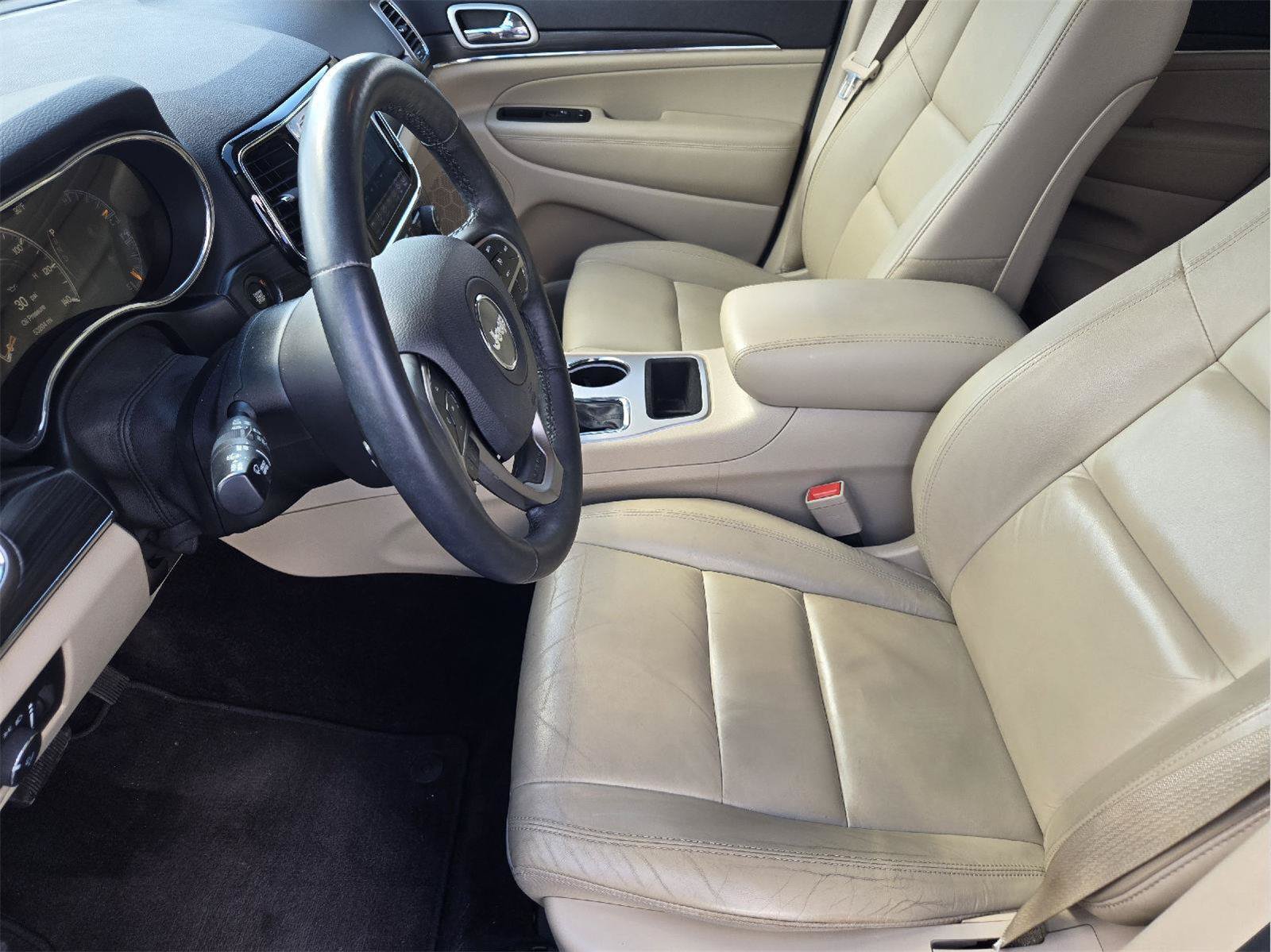 Used 2019 Jeep Grand Cherokee Limited w/ Trailer Tow Group IV RWD image 12