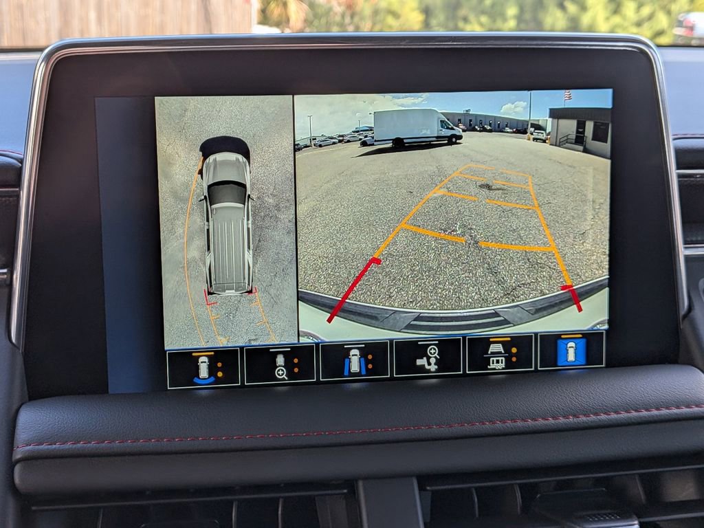 Used 2022 Chevrolet Suburban RST w/ Sport Performance Package image 22