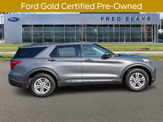 Certified 2022 Ford Explorer XLT w/ Equipment Group 202A image 4